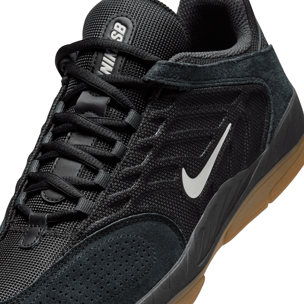 Nike SB Vertebrae Black/Gum