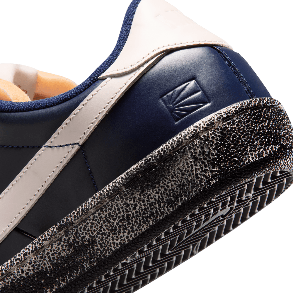 Nike SB Zoom Tennis Classic x Rassvet